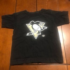 🎀5/$25🎀 Pittsburgh Penguins hockey tee shirt 3t